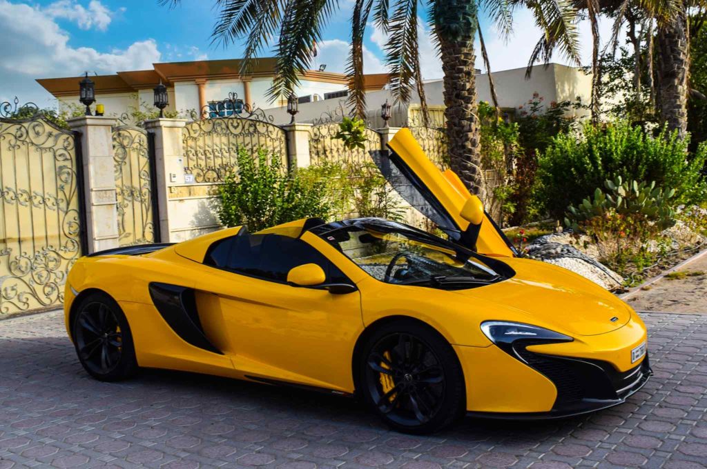Driving Tips For Your Luxury Car Rental in Dubai This Season - vipcar.ae